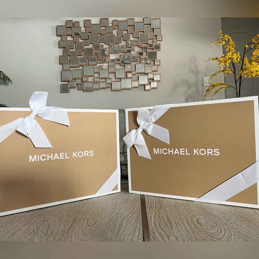 ONE Large Michael Kors Empty Box with Ribbon